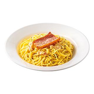 厚切りベーコンとパンチェッタの濃厚カルボナーラ